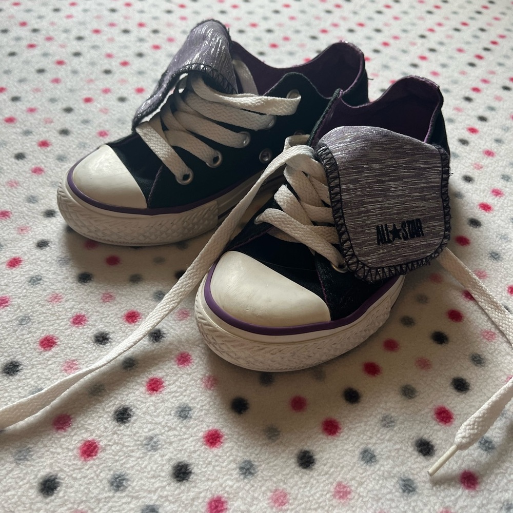 Kids sz 11 Converse All Star snap over tongue black & purple